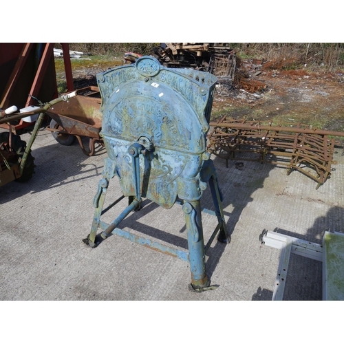 Lot 8         