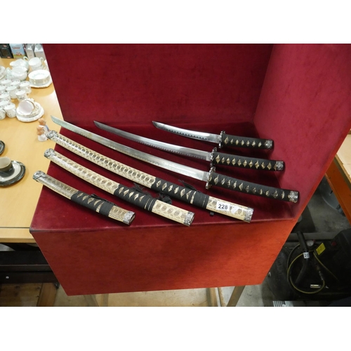 228 - 3 SAMAURI SWORDS