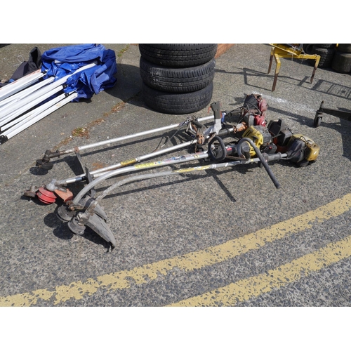 118 - LOT OF STRIMMERS