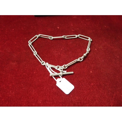 360 - SILVER T BAR AND CHAIN