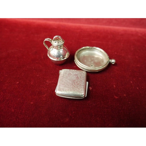 379 - SILVER ITEMS X3 65 GRAMS TOTAL