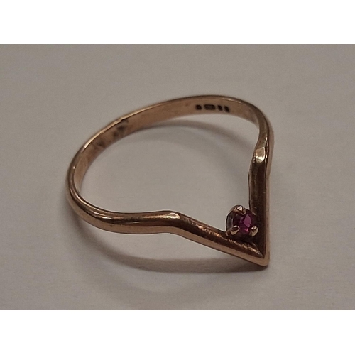 404 - 9CT RUBY RING SIZE M