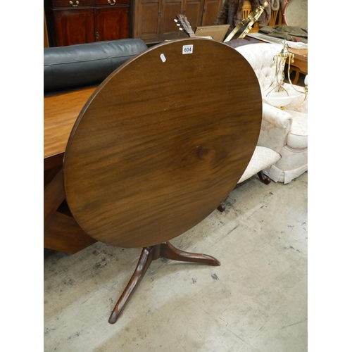 604 - ANTIQUE SNAP TOP TABLE