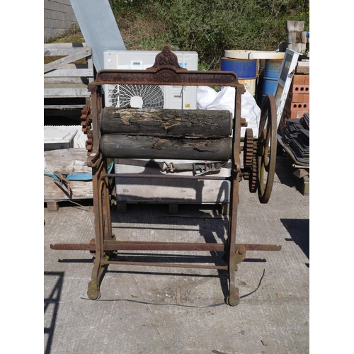 Lot 28        