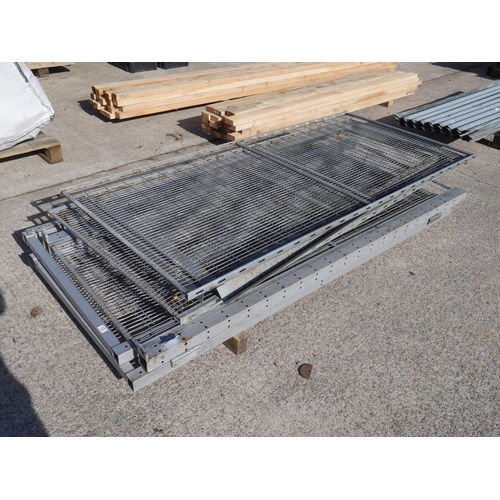 13 - LOT OF MESH PANELS