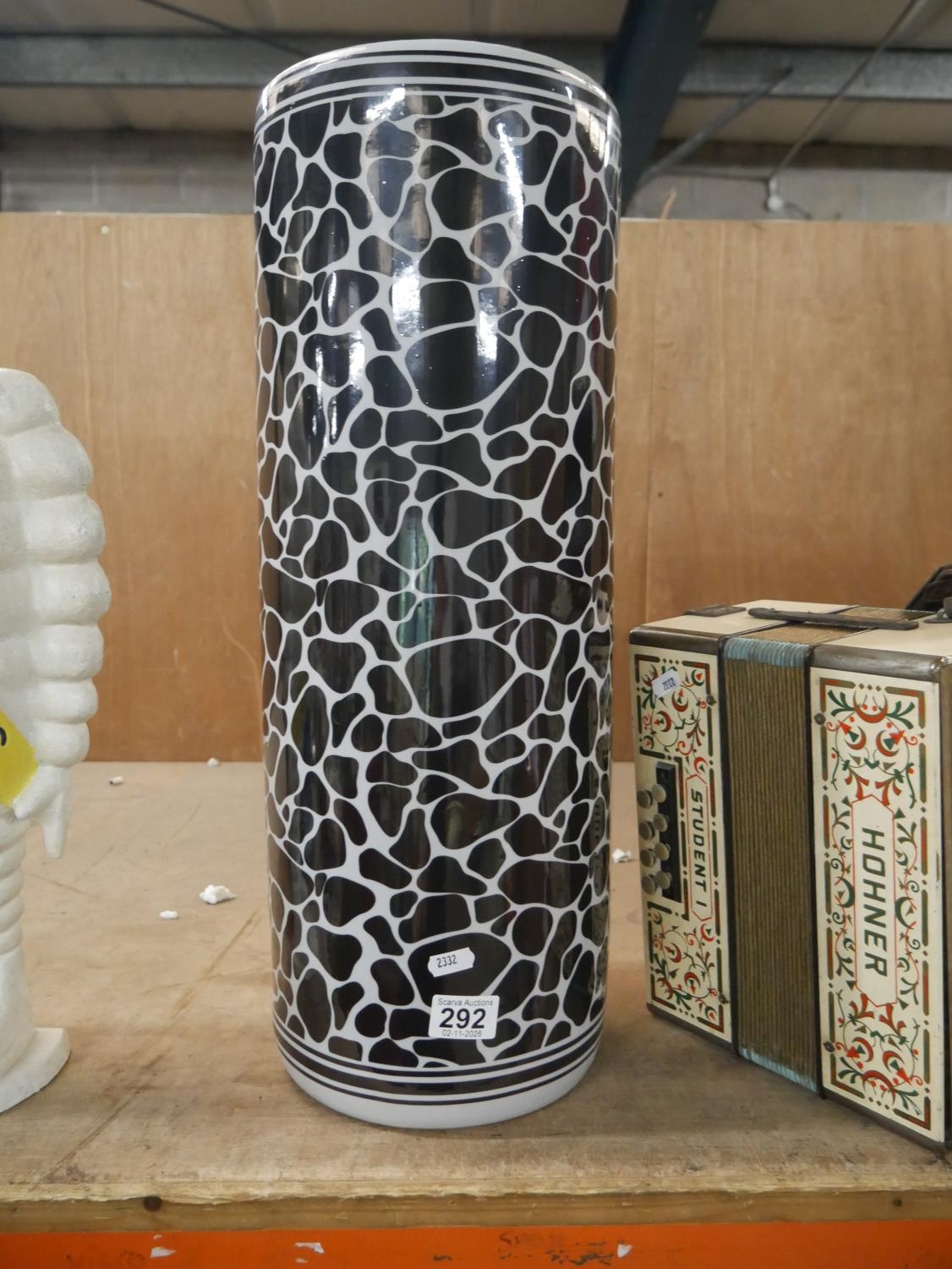 CERAMIC STICK STAND