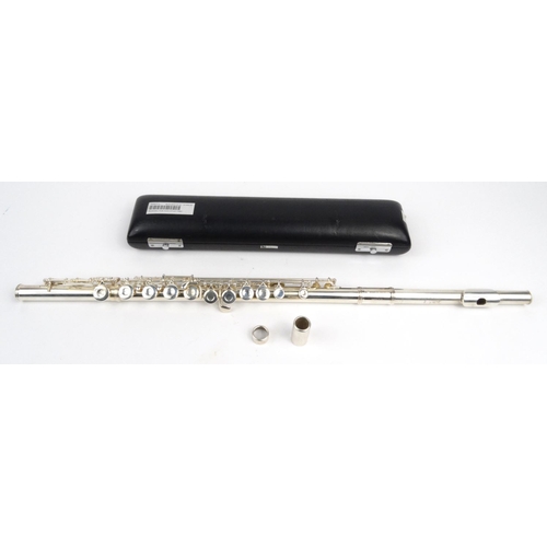 291 - Cased Gemeinhardi American silver flute, numbered H82847