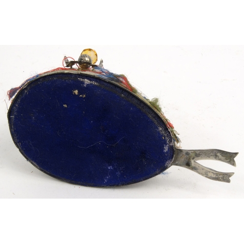 79 - Novelty silver Scottish hat pincushion, C&N Birmingham 1908-09, 9.5cm long