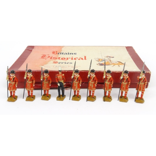 553 - Boxed Britain's Historical Series Beefeaters, each approximately 5.5cm tall