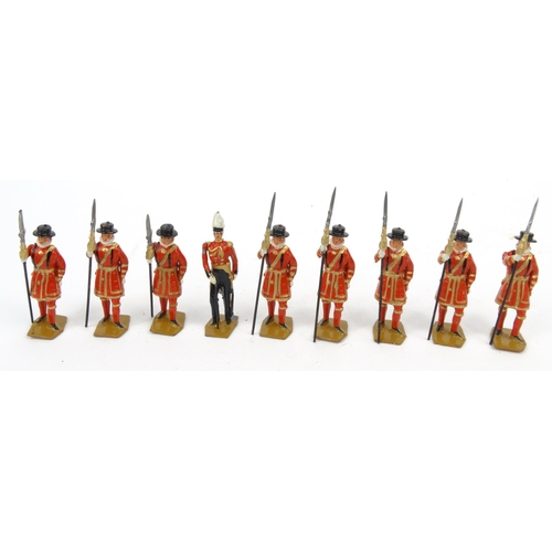 553 - Boxed Britain's Historical Series Beefeaters, each approximately 5.5cm tall