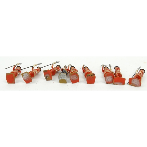 553 - Boxed Britain's Historical Series Beefeaters, each approximately 5.5cm tall