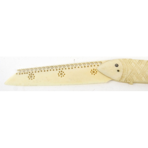 37 - Carved bone fish design folding penknife, 14cm diameter