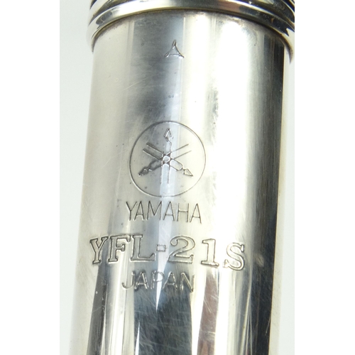 292 - DESCRIPTION AMMENDED 09-03-16 Cased Yahama flute model YFL-21S