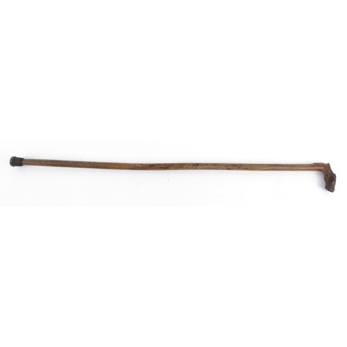 137 - Wooden Russian walking stick with carved horse's head and face, Kepkwpa, 90cm long