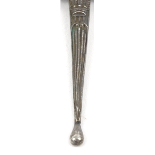 32 - Unmarked silver earwax scoop with Prince of Wales feathers with tweezer end, 7cm long