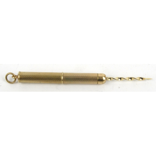 130 - 9ct gold retractable cigar pricker, 7cm when extended