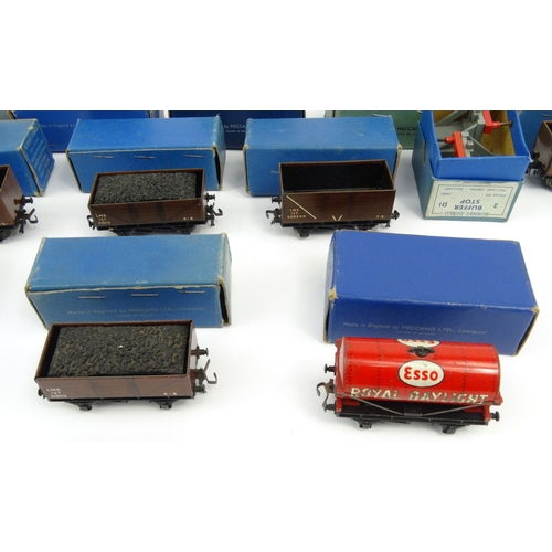 546 - Selection of boxed Hornby Dublo wagons including advertising examples