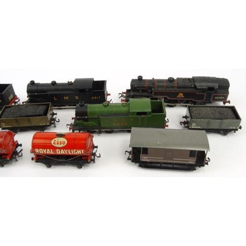 547 - Selection of Hornby Dublo engines and wagons, the largest 18cm long