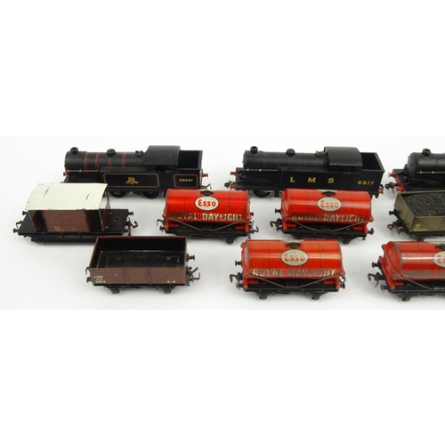 547 - Selection of Hornby Dublo engines and wagons, the largest 18cm long