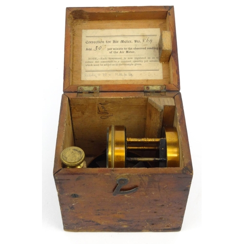 14 - Brass air meter with silvered dial in original wooden carrying box, number 864, 9cm high