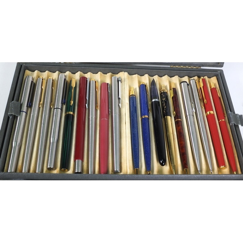 80 - Parker Pen display box with a large selection of Parker ballpoint pens