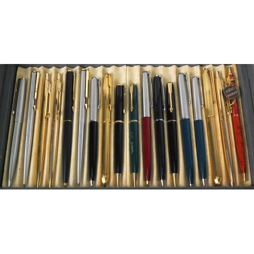 80 - Parker Pen display box with a large selection of Parker ballpoint pens