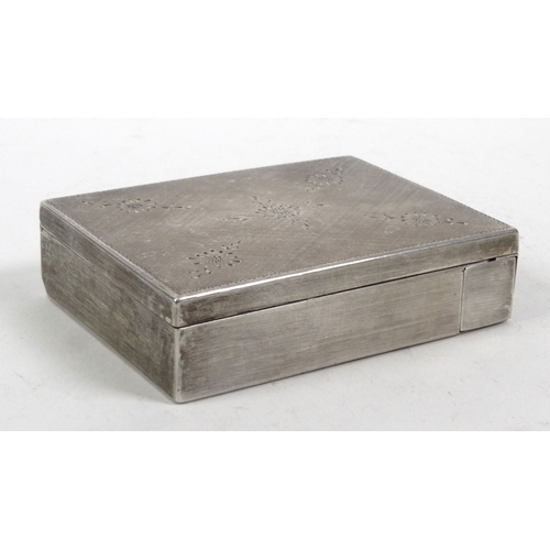 203 - 800 grade silver compact, 7.5cm long