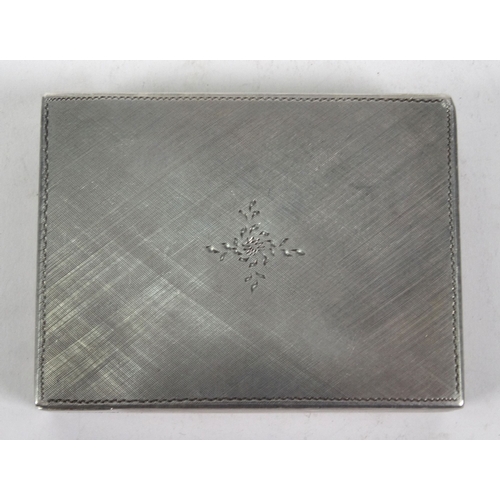 203 - 800 grade silver compact, 7.5cm long