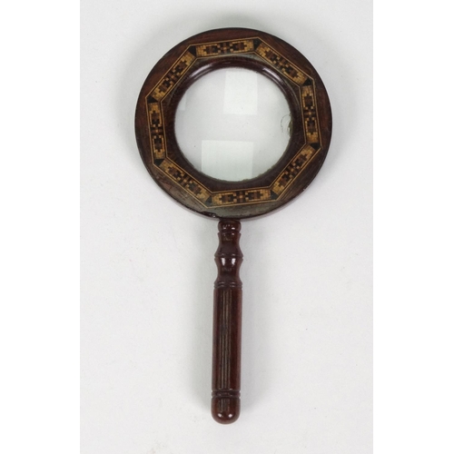 55 - Victorian wooden Tunbridge ware magnifying glass, 15cm long