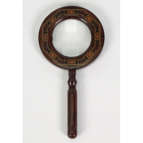55 - Victorian wooden Tunbridge ware magnifying glass, 15cm long