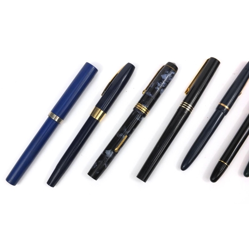 86 - Selection of fountain pens including Conway Stewart, Parker, etc, the largest 13cm long