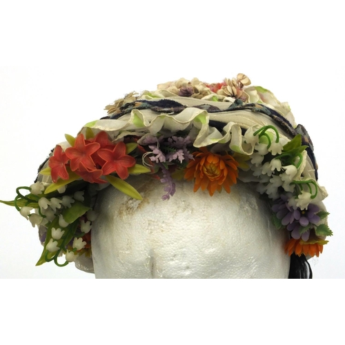 158 - 1940s lady's floral bonnet with Shagreen Model label, Made in England