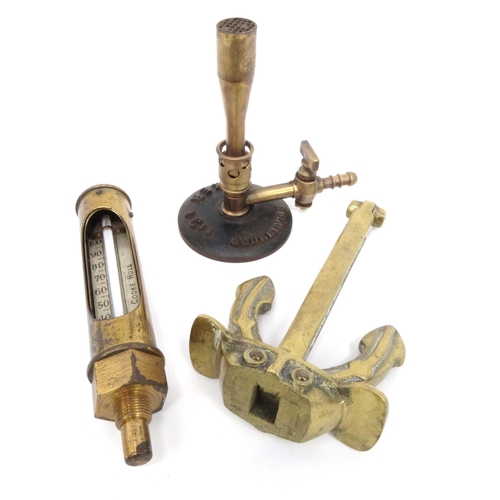 539 - Brass instruments comprising G. Meker & Co Bunsen burner, Cooke Hull thermometer and a Cradley Heath... 