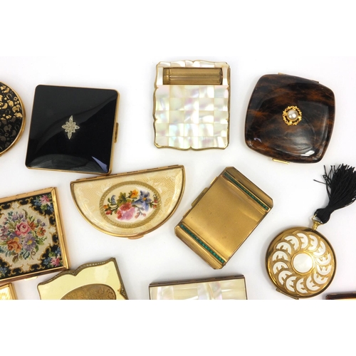 206 - Large selection of lady's compacts including Art Deco cigarette cased example, the largest 10cm diam... 