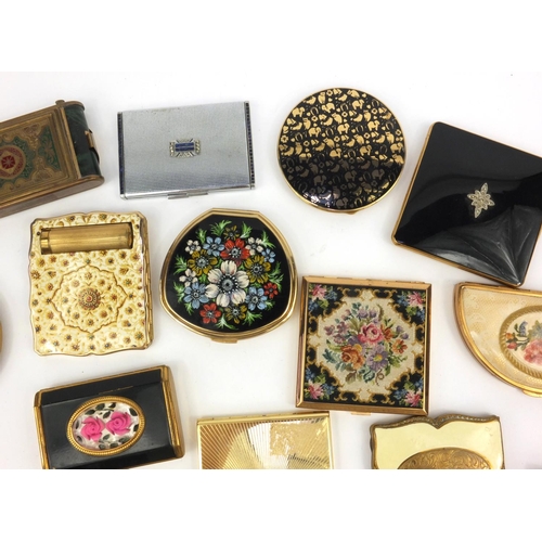 206 - Large selection of lady's compacts including Art Deco cigarette cased example, the largest 10cm diam... 