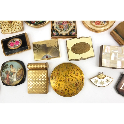 206 - Large selection of lady's compacts including Art Deco cigarette cased example, the largest 10cm diam... 