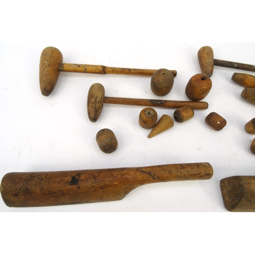 469 - Small selection of wooden tools