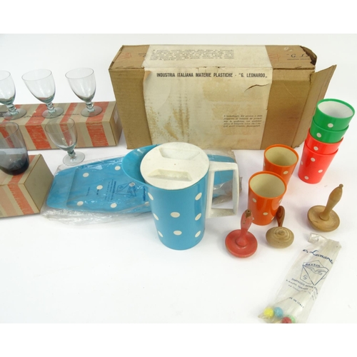 493 - Two boxed sets of six Swedish Fiesta glasses and a retro Grand Servizio Bibita jug and beakers