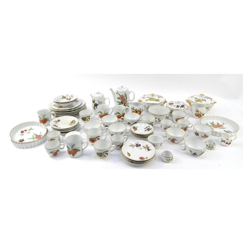 505 - Large selection of Royal Worcester Evesham patterned dinner/teawares