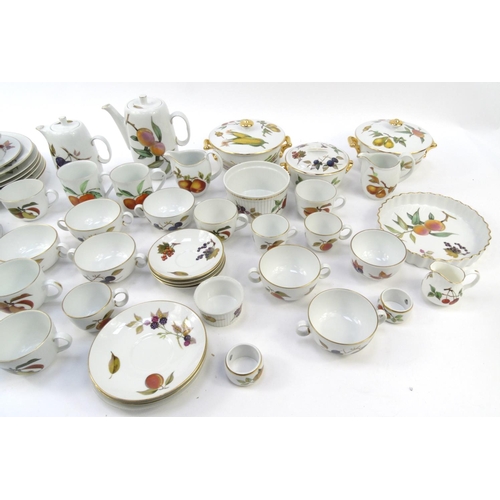 505 - Large selection of Royal Worcester Evesham patterned dinner/teawares