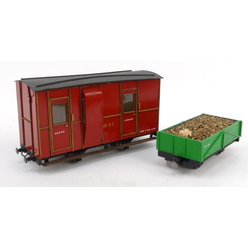 427 - Two 16mm model railway carriages