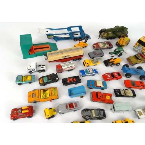 464 - Collection of die cast vehicles, mostly Matchbox examples, and a roulette wheel