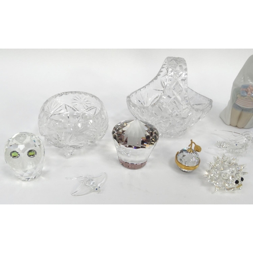 149 - Small selection of crystal including Swarovski animals, Lladro duck group and a Lladro figure