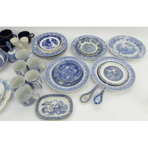 504 - Two boxes of mostly blue and white dinner/tea wares, including Spode and Worcester examples