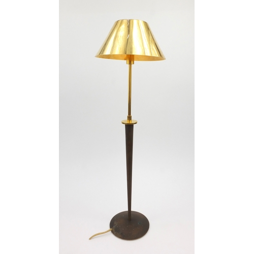 2053 - Vintage heavy table lamp with brass top and shade, 72cm tall
