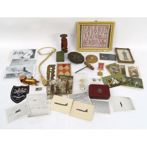 749 - Box of military interest and Masonic ephemera including Masons medal, buttons, button cleaning tool,... 