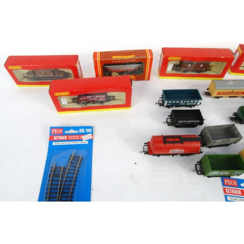 278 - Small selection of mostly Hornby model railway carriages and track