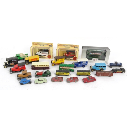 274 - Small selection of die cast and plastic model vehicles and railway carriages including Graham Parris... 