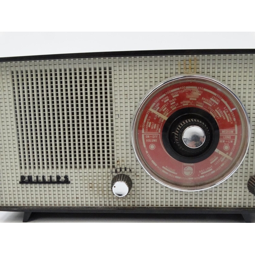 245 - Retro Philips radio, model RA 41129