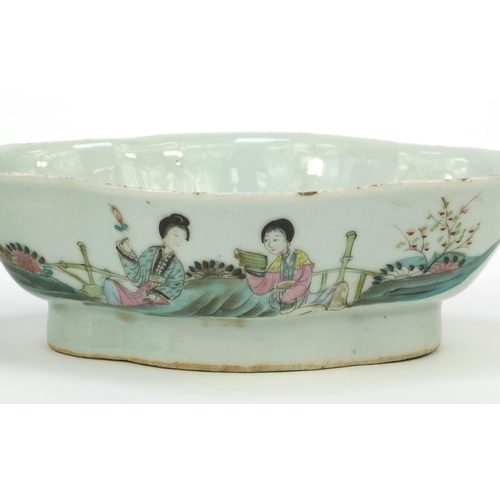 565 - Pair of oriental Chinese porcelain bowls hand painted with maidens and script to back, 19cm diameter